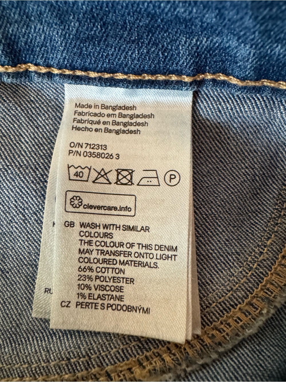 H&M &Denim jeans, size 32, in a "Skinny Regular Waist Ankle" fit. - Picture 8 of 8
